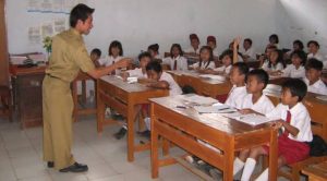 Guru SD Temukan Harta Karun VOC Bernilai Miliaran di Halaman Sekolah